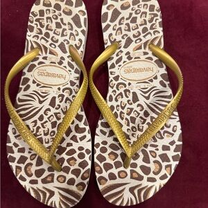 Havaianas Women's Gold and Brown Patterned Sandals